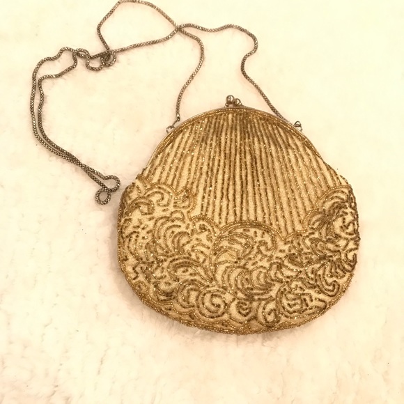 Vintage Handbags - Vintage Regale Gold Beaded Round Purse